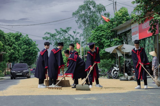 Bộ ảnh kỷ yếu hiếm có khó đạo nhái của học sinh Nghệ An - Ảnh 5.