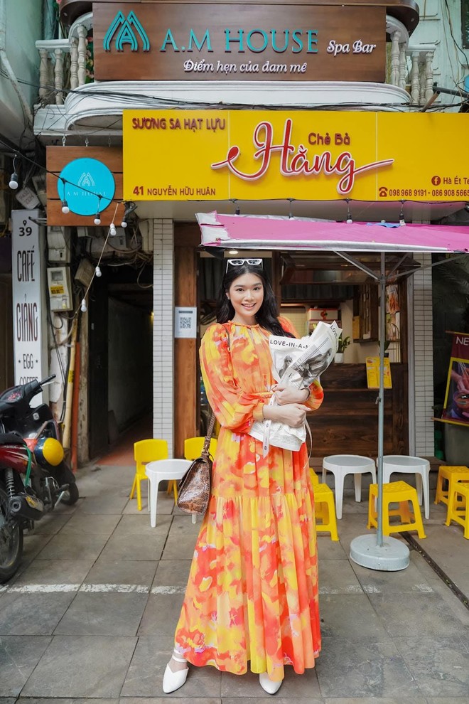 Đối thủ của Đỗ Thị Hà ở Miss World khoe sắc xinh đẹp ở Hồ Gươm, mê mẩn ẩm thực đường phố Hà Nội - Ảnh 8.