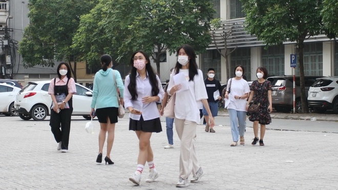 5479 thí sinh tranh 305 suất lớp 10 trường THPT hot nhất Hà Nội - Ảnh 1.