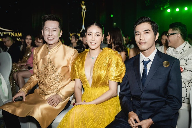 Mặc lại v&aacute;y xẻ v&ograve;ng 1 t&aacute;o bạo của Th&ugrave;y Ti&ecirc;n - H&agrave; Hồ, H&agrave; Kiều Anh khoe nhan sắc n&oacute;ng bỏng tuổi 45 - Ảnh 7.