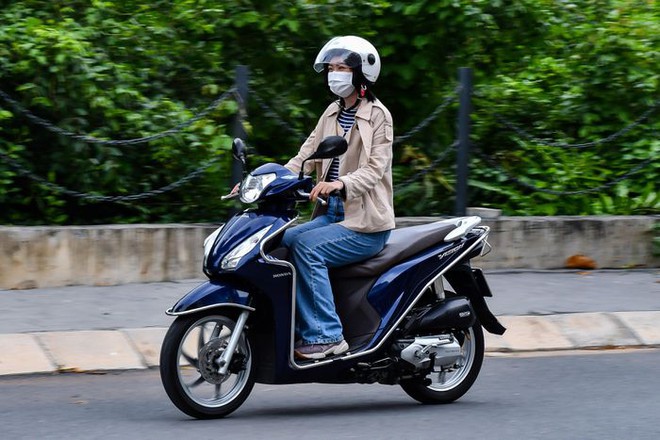 Gi&aacute; đại l&yacute; ch&ecirc;nh tới h&agrave;ng chục triệu đồng so với gi&aacute; ni&ecirc;m yết, chiếc xe m&aacute;y quốc d&acirc;n một thời trở th&agrave;nh kẻ g&acirc;y bức x&uacute;c - Ảnh 3.