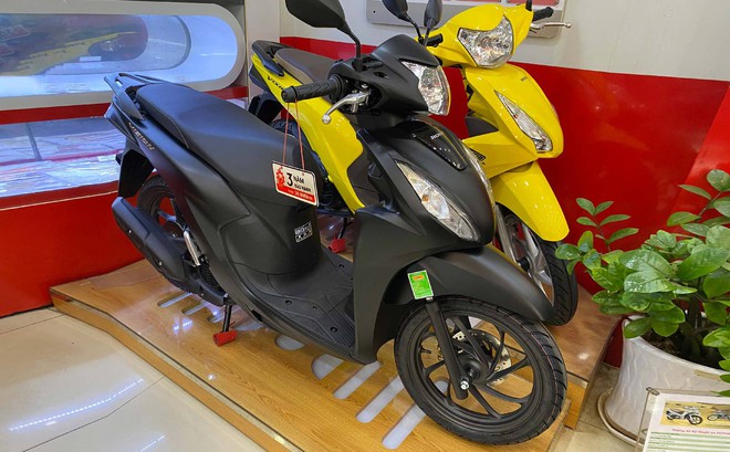 Gi&aacute; đại l&yacute; ch&ecirc;nh tới h&agrave;ng chục triệu đồng so với gi&aacute; ni&ecirc;m yết, chiếc xe m&aacute;y quốc d&acirc;n một thời trở th&agrave;nh kẻ g&acirc;y bức x&uacute;c - Ảnh 4.