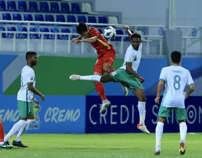 HLV U23 Saudi Arabia tặng quà cho HLV U23 Việt Nam trước tứ kết U23 châu Á 2022 - Ảnh 10.