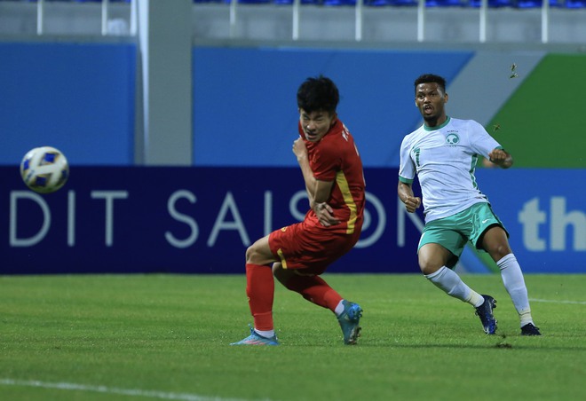 HLV U23 Saudi Arabia tặng quà cho HLV U23 Việt Nam trước tứ kết U23 châu Á 2022 - Ảnh 7.