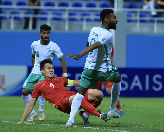 HLV U23 Saudi Arabia tặng quà cho HLV U23 Việt Nam trước tứ kết U23 châu Á 2022 - Ảnh 9.