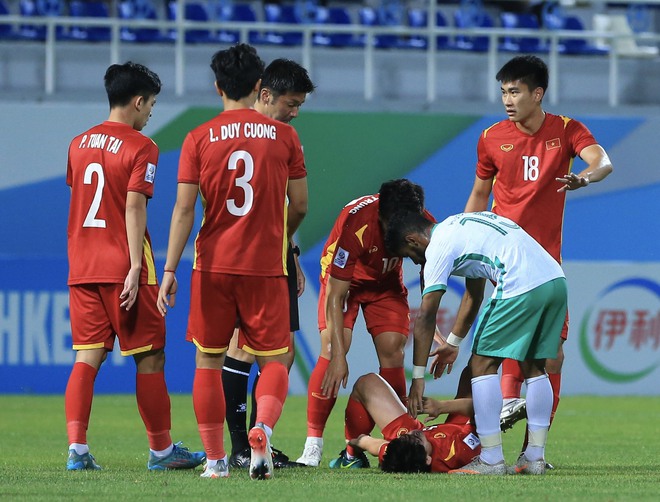 HLV U23 Saudi Arabia tặng quà cho HLV U23 Việt Nam trước tứ kết U23 châu Á 2022 - Ảnh 5.