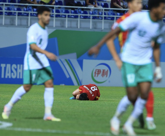 HLV U23 Saudi Arabia tặng quà cho HLV U23 Việt Nam trước tứ kết U23 châu Á 2022 - Ảnh 6.