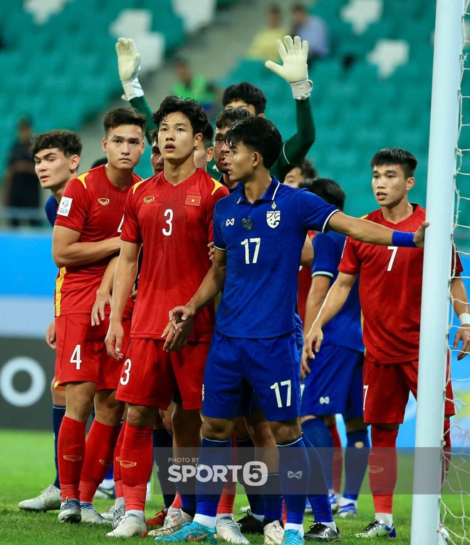 U23 Việt Nam đã dừng bước nhưng người hâm mộ vẫn vô cùng tự hào: Đây là 4 lý do! - Ảnh 6. U23 Việt Nam đã dừng bước nhưng người hâm mộ vẫn vô cùng tự hào: Đây là 4 lý do! - Ảnh 6.