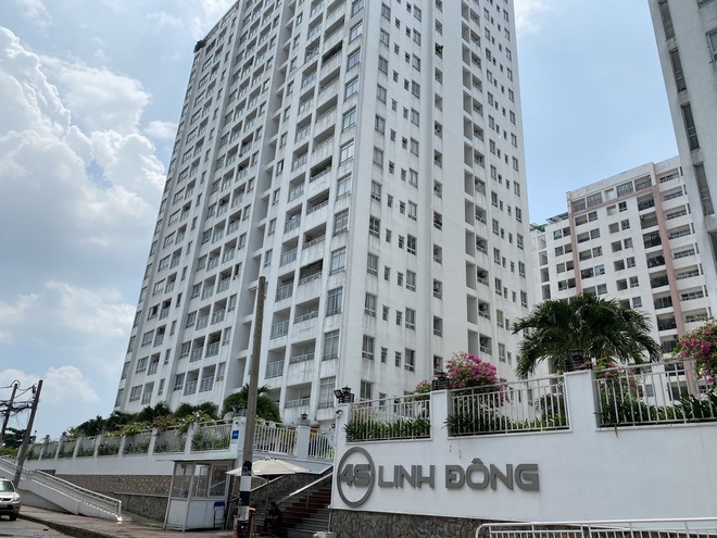 TP.HCM: Ph&aacute;t hiện người cha v&agrave; con trai 5 tuổi tử vong trong chung cư - Ảnh 2.