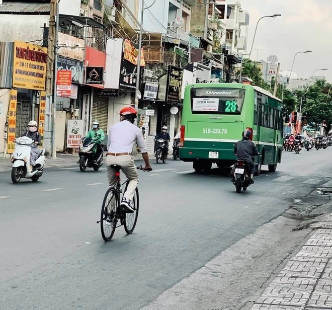 Đạp xe đi l&agrave;m b&ugrave;ng nổ thời xăng tăng v&agrave; b&atilde;o gi&aacute; bị nhiều người cho l&agrave; phi thực tế, vậy người trong cuộc n&oacute;i g&igrave;? - Ảnh 3.