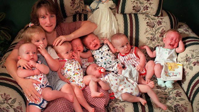 Những đứa trẻ trong ca sinh 7 đầu tiên trên thế giới, từng được gọi là  “phép màu y học” sau hơn 20 năm giờ ra sao?
