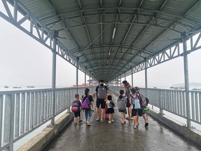 Ông bố đãng trí bỏ quên con gái 5 tuổi ở trạm dừng nghỉ, đi 5km mới nhớ ra - Ảnh 2.