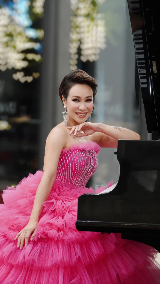 Bùi Lan Hương là ca sĩ hát nhạc Trịnh hay nhất kể từ sau diva Hồng Nhung? - Ảnh 2.