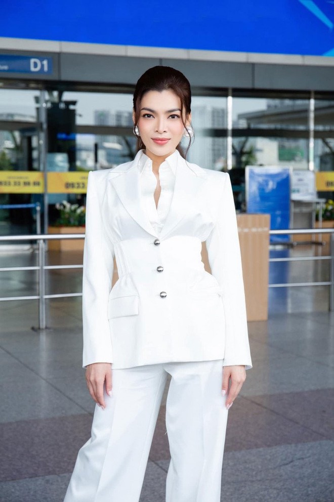 Trân Đài mới xách vali đi thi đã được khen là bà hoàng thời trang của Miss International Queen 2022 - Ảnh 1.