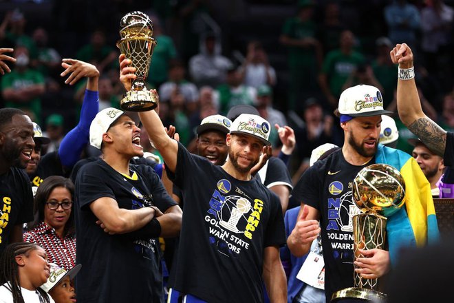 Tỏa sáng giúp Golden State Warriors vô địch, Stephen Curry hoàn tất bộ sưu tập danh hiệu cá nhân tại đấu trường NBA - Ảnh 5.