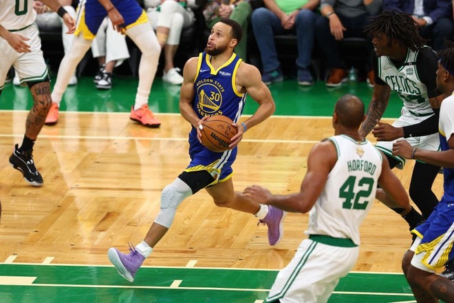 Tỏa sáng giúp Golden State Warriors vô địch, Stephen Curry hoàn tất bộ sưu tập danh hiệu cá nhân tại đấu trường NBA - Ảnh 1.
