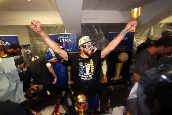 Stephen Curry: Si&ecirc;u sao tạo n&ecirc;n sự kh&aacute;c biệt tại NBA nhờ niềm tin bất diệt ở bản th&acirc;n - Ảnh 7.