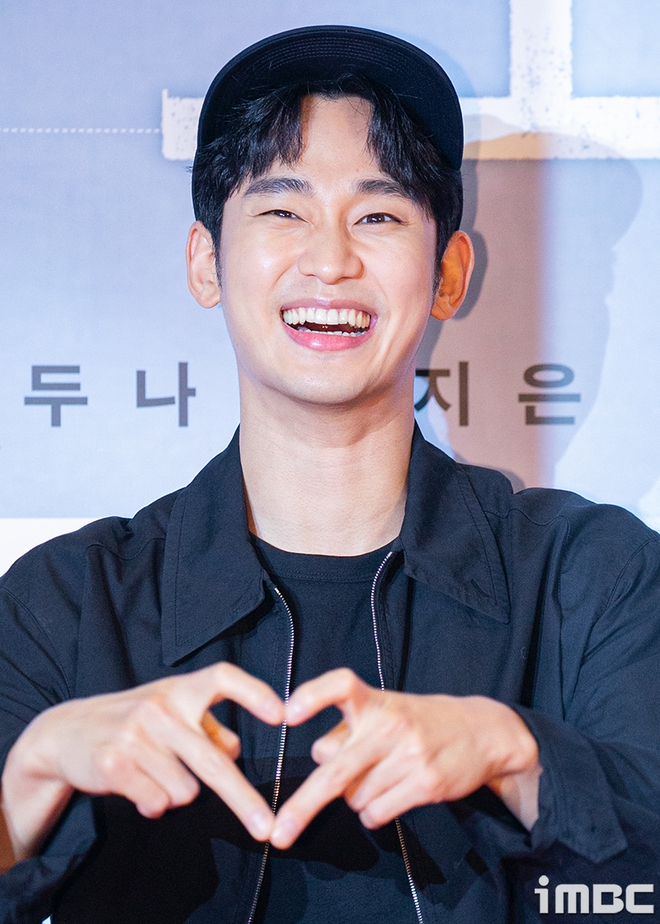 Press conference on the red carpet, gathering 30 A-list stars: Kang Dong Won and V (BTS) dominated the obese Lee Min Ho, IU invited BLACKPINK and the top beauties to attend - Photo 11. obese Lee Min Ho, IU invited BLACKPINK and the top beauties to attend - Photo 11.