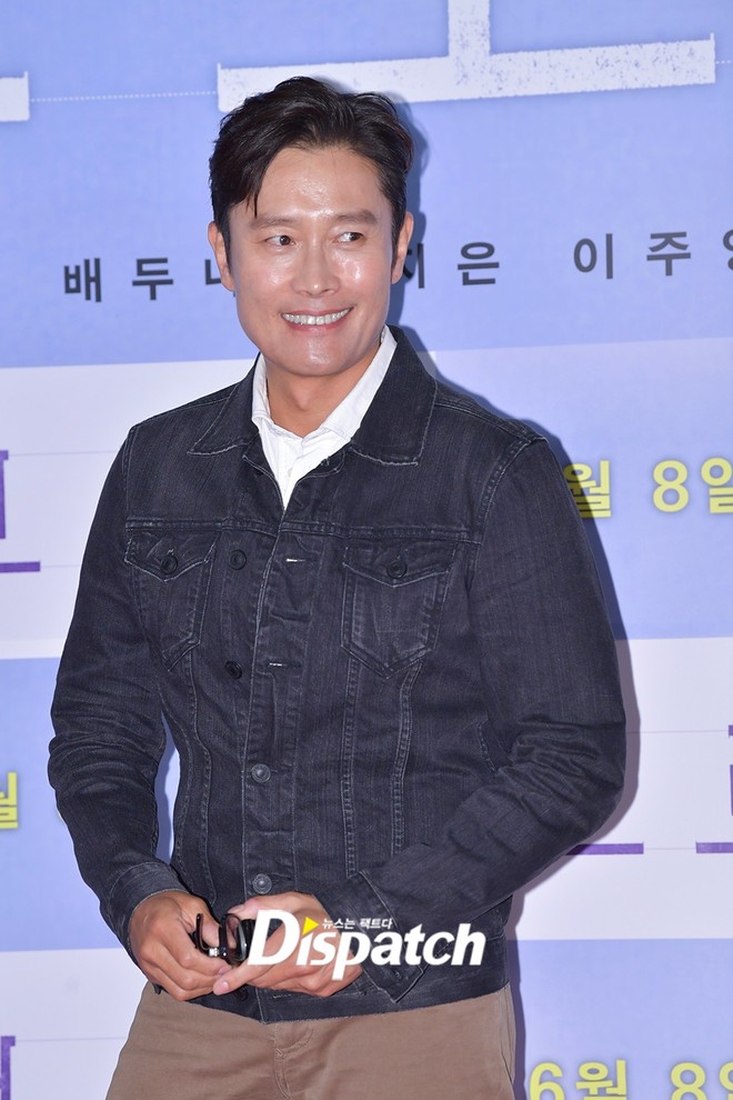 Press conference on the red carpet, gathering 30 A-list stars: Kang Dong Won and V (BTS) dominated the obese Lee Min Ho, IU invited BLACKPINK and the top beauties to attend - Photo 14. Press conference on the red carpet, gathering 30 A-list stars: Kang Dong Won and V (BTS) dominated the obese Lee Min Ho, IU invited BLACKPINK and the top beauties to attend - Photo 14.