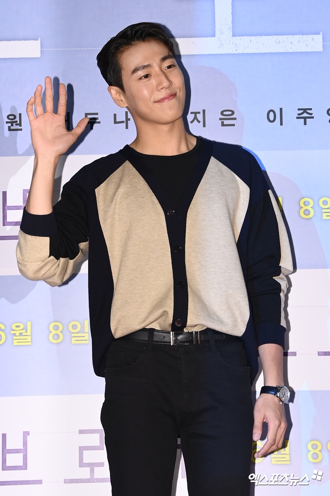 Press conference on the red carpet, gathering 30 A-list stars: Kang Dong Won and V (BTS) dominated the obese Lee Min Ho, IU invited BLACKPINK and the top beauties to attend - Photo 35. Press conference on the red carpet, gathering 30 A-list stars: Kang Dong Won and V (BTS) dominated the obese Lee Min Ho, IU invited BLACKPINK and the top beauties to attend - Photo 35.