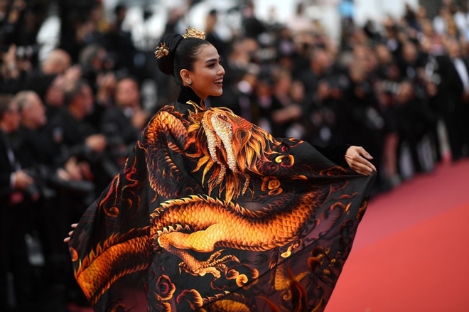 4 sao Việt diện áo dài tại Cannes: Thanh tao, đơn giản mà tỏa sáng ngời ngời - Ảnh 10.
