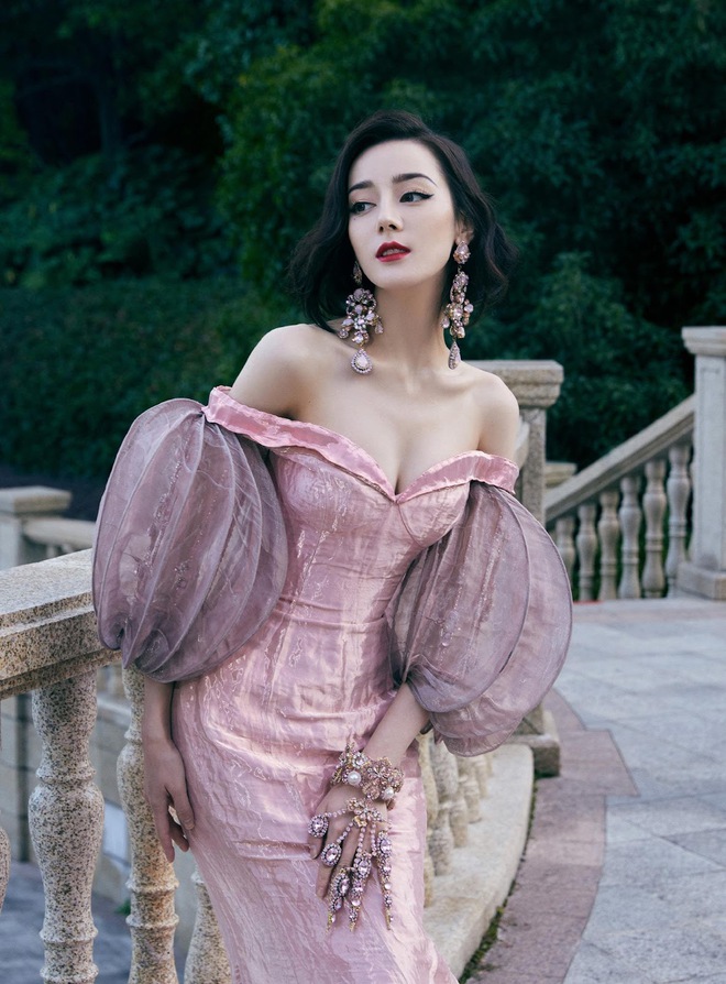 Mỹ nh&acirc;n T&acirc;n Cương c&oacute; th&acirc;n h&igrave;nh ho&agrave;n hảo nhất Cbiz:  Tỉ lệ cơ thể cực phẩm, đ&ocirc;i ch&acirc;n d&agrave;i &ldquo;bạc tỷ&rdquo; v&agrave; lưng đẹp đến h&uacute;t hồn - Ảnh 10.