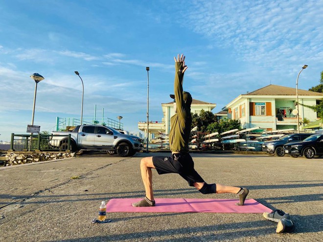 Nhiệt độ ngoài trời bao nhiêu thì tuyệt đối không đá bóng, chạy bộ, tập yoga? - Ảnh 1.