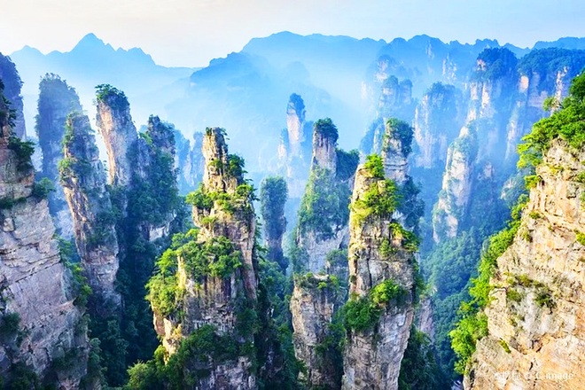 5 địa điểm nổi tiếng với cảnh đẹp tựa tiên giới tại Trung Quốc, nhất định phải ghé thăm vào mùa hè - Ảnh 1.