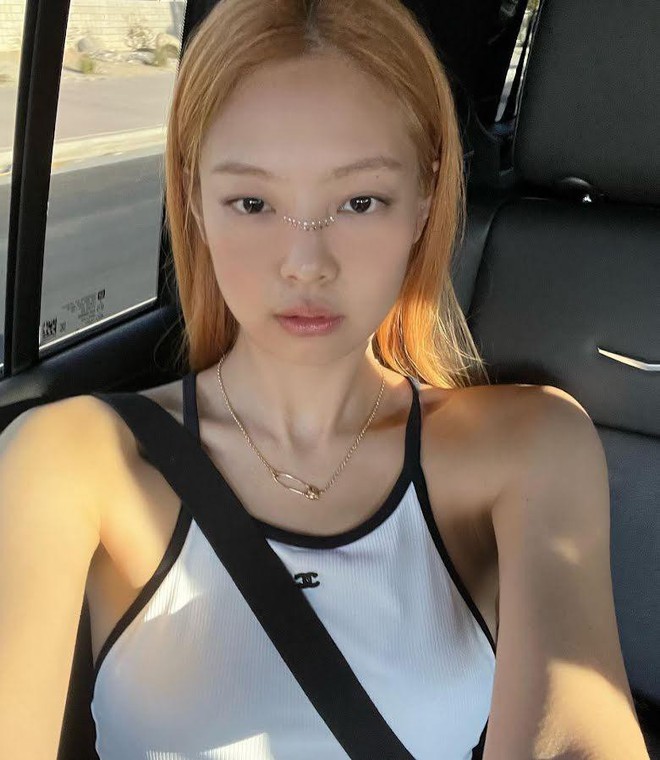 10 khoảnh khắc n&oacute;ng bỏng nhất năm 2022 của Jennie (BLACKPINK) - Ảnh 17.