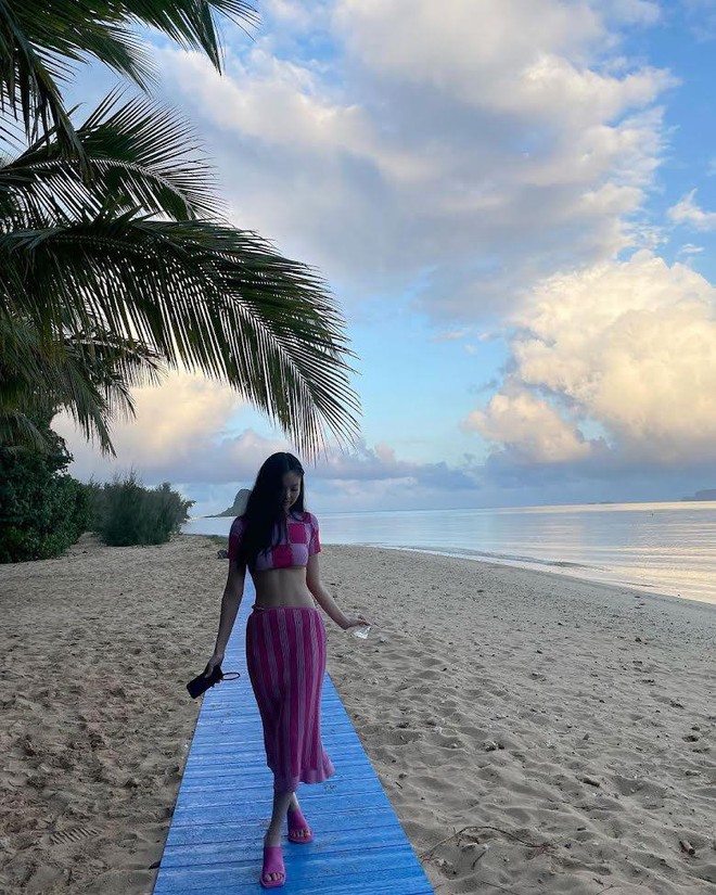 10 khoảnh khắc n&oacute;ng bỏng nhất năm 2022 của Jennie (BLACKPINK) - Ảnh 10.