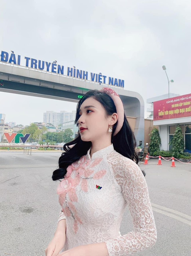 Xuất phát là sinh viên trường Báo, nữ MC Esports tâm sự “chuyện chưa kể trong ngày Báo chí Cách mạng Việt Nam - Ảnh 1. Xuất phát là sinh viên trường Báo, nữ MC Esports tâm sự “chuyện chưa kể trong ngày Báo chí Cách mạng Việt Nam - Ảnh 1.