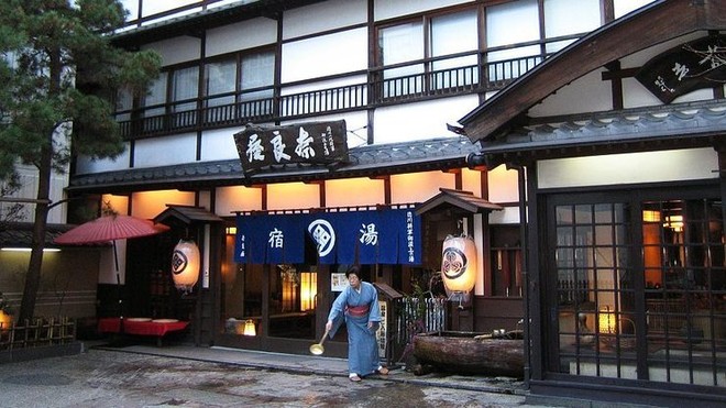 Quên khách sạn đi! Ryokan mới là chân ái khi du khách đến Nhật với một loạt lợi ích độc quyền - Ảnh 1.