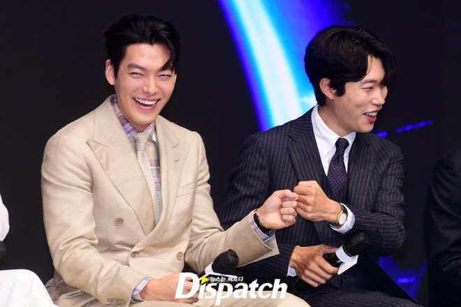 Kim Woo Bin trở lại lấn át So Ji Sub dừ đi trông thấy, biến thị hậu Baeksang từ nữ chính thành nữ phụ ở họp báo hot nhất ngày - Ảnh 16.