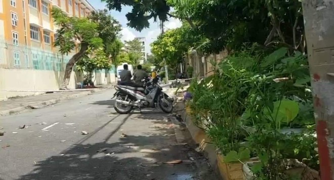 Thanh ni&ecirc;n mặc đồ Grab đ&acirc;m chết chủ biệt thự ở TP.HCM - Ảnh 1.