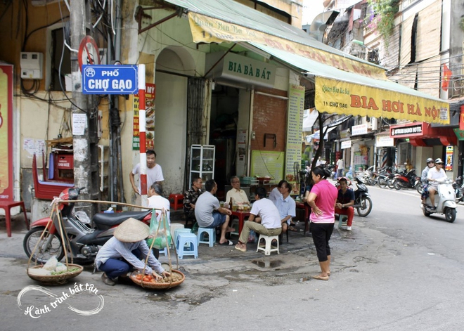 Phép màu Hà Nội và những niềm vui bất ngờ khiến khách Tây kinh ngạc và choáng váng - Ảnh 3.