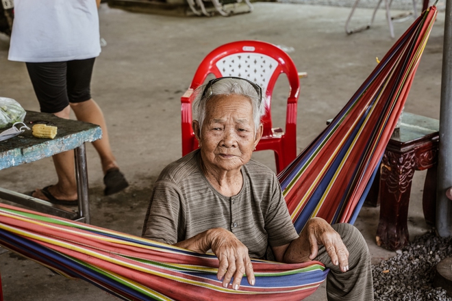 Về Tây Ninh nghe hàng xóm hóng chuyện Tân Hoa hậu: Trước HHen Niê ngồi máy cày, giờ Ngọc Châu đi xe bò diễu hành là vui nữa - Ảnh 10.