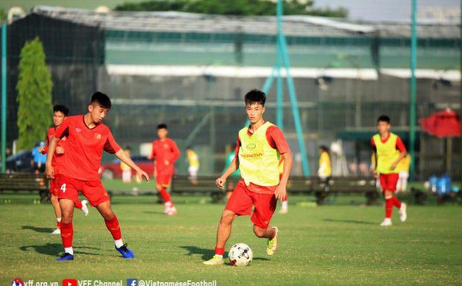 U19 Việt Nam thắng đội dẫn đầu V-League trước ngày dự giải Đông Nam Á - Ảnh 1.