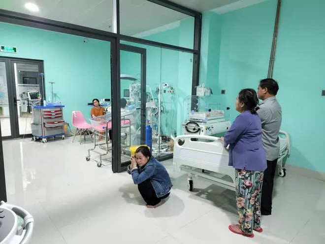 Bệnh viện n&oacute;i g&igrave; về vụ việc ch&aacute;u b&eacute; 4 th&aacute;ng tuổi tử vong sau khi thở kh&iacute; dung? - Ảnh 1.