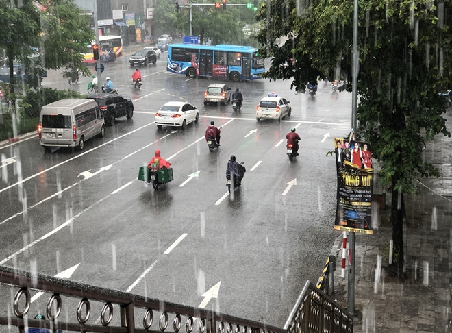 Thời tiết hôm nay (29/6): Hà Nội có mưa to và dông - Ảnh 1.
