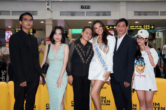 Khánh Vân tiếp bước Phạm Hương - Hoàng Thùy, đoạn tình với đơn vị quản lý Miss Universe Vietnam - Ảnh 4.