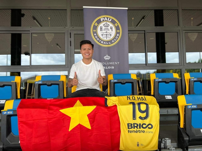 Quang Hải vượt qua kiểm tra y tế, nhận áo số 19 ở Pau FC - Ảnh 1.