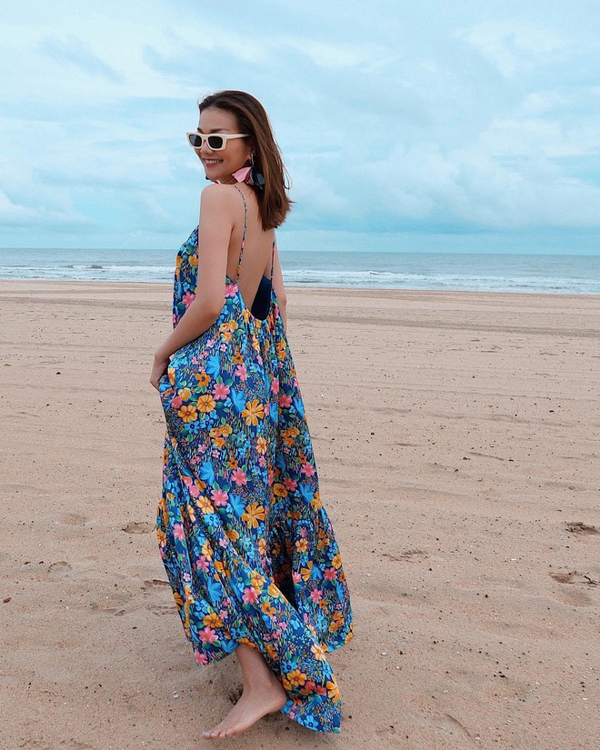 12 cách mặc váy maxi đi biển đẹp mãn nhãn của sao Việt - Ảnh 10.