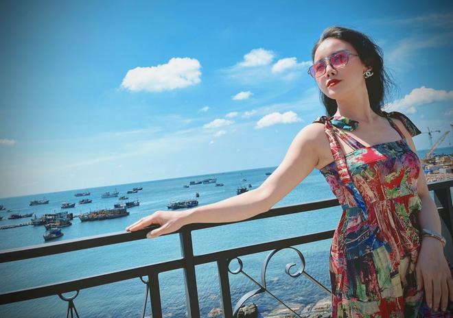 Nữ vũ c&ocirc;ng m&uacute;a lửa: Khi cơ thể chai sần vết sẹo v&agrave; những c&aacute;m dỗ ph&iacute;a sau s&acirc;n khấu - Ảnh 2.