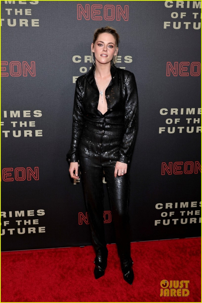 Kristen Stewart diện jumpsuit gợi cảm trong buổi ra mắt phim mới - Ảnh 3.
