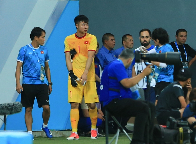 Văn Toản khóc sau sai lầm trước U23 Thái Lan, HLV Gong tiết lộ nỗi lo lắng - Ảnh 1.