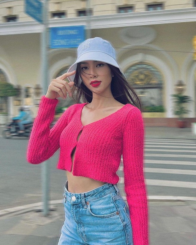 Cùng diện một kiểu áo crop-top, Thuỳ Tiên - Lương Thuỳ Linh khoe trọn cơ bụng nóng bỏng - Ảnh 9.