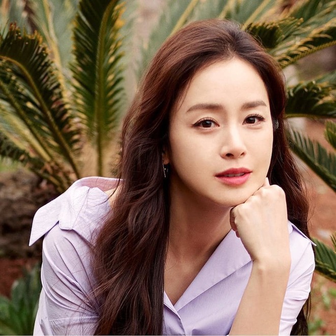 Sự nghiệp trái ngược của Kim Tae Hee và bản sao: Người nổi danh cả châu Á, người đụng toàn bom xịt rating - Ảnh 3.