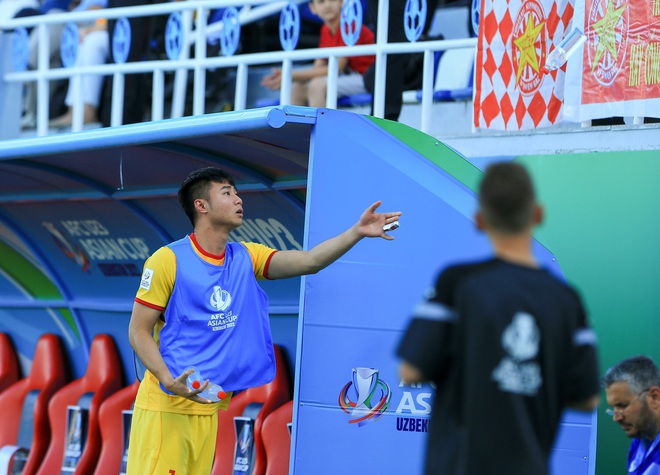 H&agrave;ng chục CĐV Uzbekistan đến cổ vũ U23 Việt Nam đấu U23 H&agrave;n Quốc - Ảnh 7.