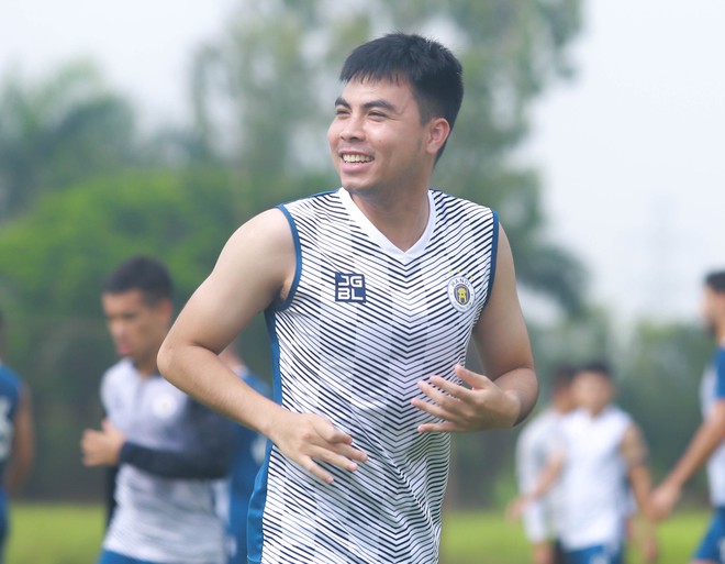 Tuấn Hải, Văn Kiên đọ cơ tay trên sân, HAGL tập đánh đầu chuẩn bị đấu Hà Nội FC - Ảnh 7.