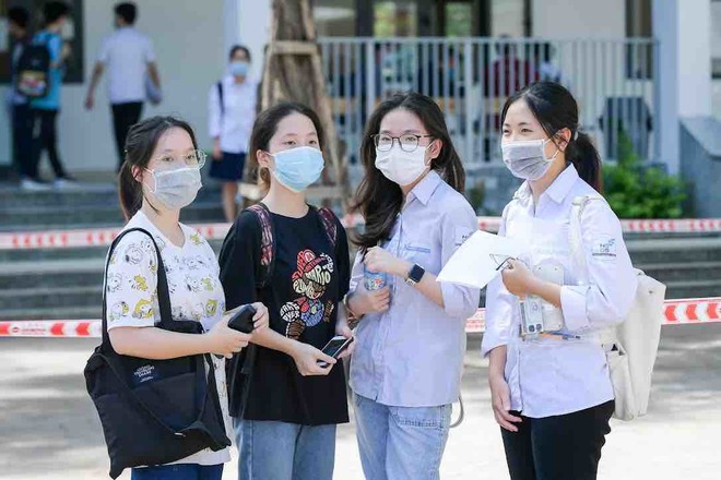 B&iacute; quyết &ocirc;n luyện nước r&uacute;t, l&agrave;m b&agrave;i thi To&aacute;n, Văn v&agrave;o lớp 10 H&agrave; Nội đạt điểm cao - Ảnh 1.